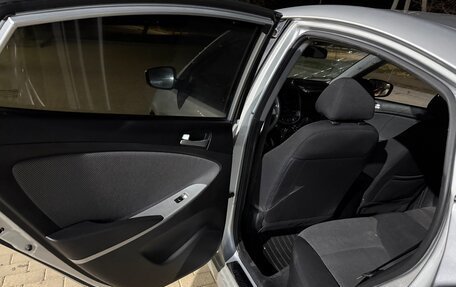 Hyundai Solaris II рестайлинг, 2011 год, 390 000 рублей, 7 фотография