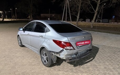 Hyundai Solaris II рестайлинг, 2011 год, 390 000 рублей, 3 фотография