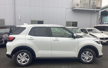 Toyota Raize I, 2025 год, 2 000 000 рублей, 3 фотография