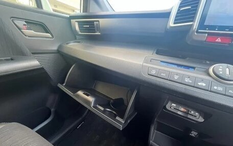 Honda Freed I, 2015 год, 974 000 рублей, 33 фотография