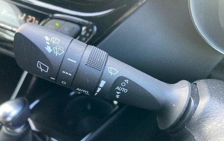 Toyota C-HR I рестайлинг, 2022 год, 1 578 000 рублей, 13 фотография