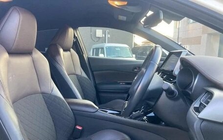 Toyota C-HR I рестайлинг, 2022 год, 1 578 000 рублей, 31 фотография