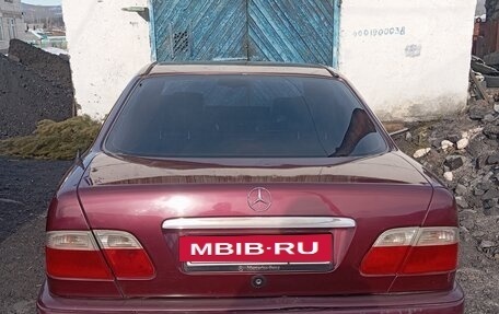 Mercedes-Benz E-Класс, 1996 год, 350 000 рублей, 5 фотография