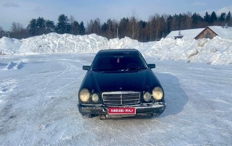 Mercedes-Benz E-Класс, 1998 год, 220 000 рублей, 4 фотография