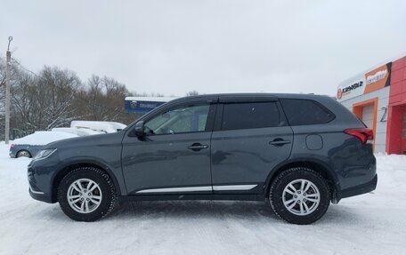 Mitsubishi Outlander III рестайлинг 3, 2019 год, 2 500 000 рублей, 4 фотография