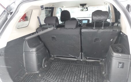 Mitsubishi Outlander III рестайлинг 3, 2019 год, 2 500 000 рублей, 7 фотография