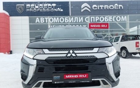 Mitsubishi Outlander III рестайлинг 3, 2019 год, 2 500 000 рублей, 2 фотография