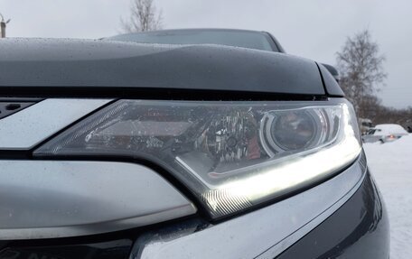 Mitsubishi Outlander III рестайлинг 3, 2019 год, 2 500 000 рублей, 12 фотография