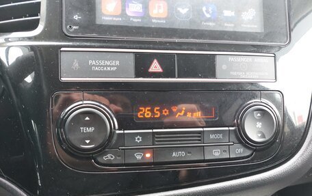 Mitsubishi Outlander III рестайлинг 3, 2019 год, 2 500 000 рублей, 21 фотография