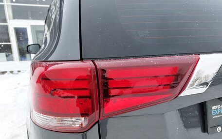 Mitsubishi Outlander III рестайлинг 3, 2019 год, 2 500 000 рублей, 13 фотография