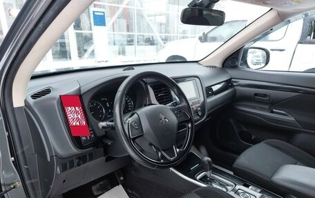 Mitsubishi Outlander III рестайлинг 3, 2019 год, 2 500 000 рублей, 15 фотография