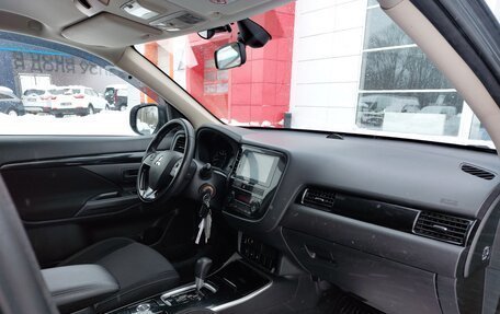 Mitsubishi Outlander III рестайлинг 3, 2019 год, 2 500 000 рублей, 27 фотография