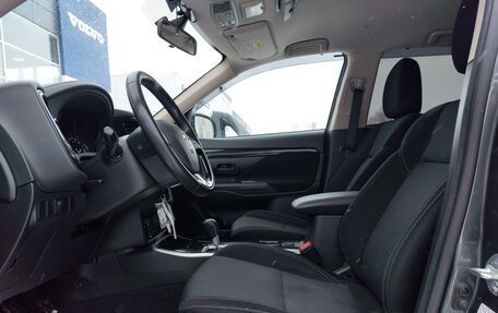 Mitsubishi Outlander III рестайлинг 3, 2019 год, 2 500 000 рублей, 28 фотография