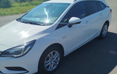 Opel Astra K, 2017 год, 1 450 000 рублей, 4 фотография