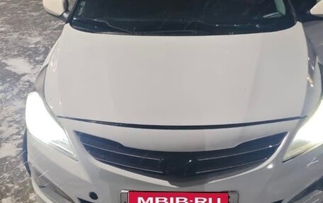 Hyundai Solaris II рестайлинг, 2016 год, 630 000 рублей, 1 фотография