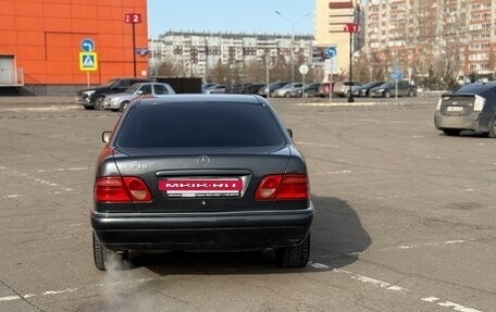 Mercedes-Benz E-Класс, 1997 год, 750 000 рублей, 6 фотография