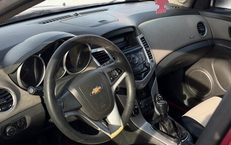 Chevrolet Cruze II, 2010 год, 318 000 рублей, 7 фотография