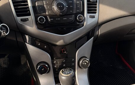 Chevrolet Cruze II, 2010 год, 318 000 рублей, 9 фотография