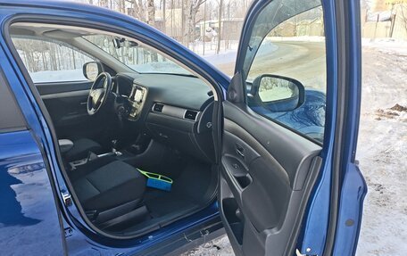 Mitsubishi Outlander III рестайлинг 3, 2015 год, 1 250 000 рублей, 7 фотография