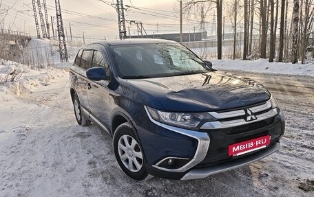 Mitsubishi Outlander III рестайлинг 3, 2015 год, 1 250 000 рублей, 2 фотография