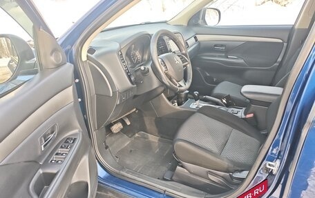 Mitsubishi Outlander III рестайлинг 3, 2015 год, 1 250 000 рублей, 8 фотография