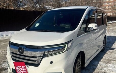 Honda Stepwgn IV, 2018 год, 2 200 000 рублей, 2 фотография