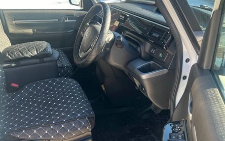 Honda Stepwgn IV, 2018 год, 2 200 000 рублей, 6 фотография