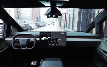 Tesla Cybertruck, 2024 год, 20 000 000 рублей, 7 фотография