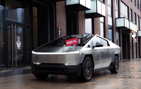 Tesla Cybertruck, 2024 год, 20 000 000 рублей, 2 фотография