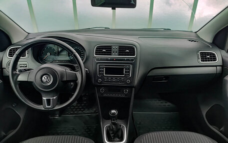 Volkswagen Polo VI (EU Market), 2013 год, 750 000 рублей, 17 фотография