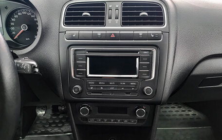 Volkswagen Polo VI (EU Market), 2013 год, 750 000 рублей, 18 фотография