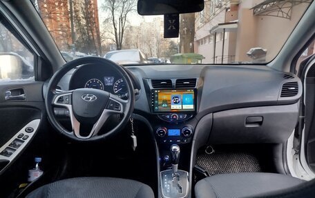 Hyundai Solaris II рестайлинг, 2013 год, 820 000 рублей, 3 фотография