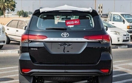 Toyota Fortuner II, 2026 год, 4 930 000 рублей, 8 фотография