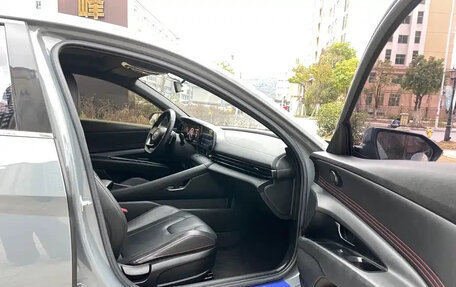 Hyundai Elantra, 2022 год, 1 300 000 рублей, 10 фотография