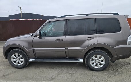 Mitsubishi Pajero IV, 2013 год, 2 300 000 рублей, 2 фотография