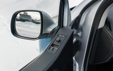 Volkswagen Multivan T6 рестайлинг, 2019 год, 5 000 000 рублей, 8 фотография