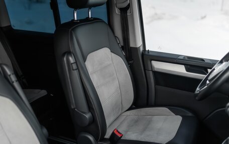 Volkswagen Multivan T6 рестайлинг, 2019 год, 5 000 000 рублей, 11 фотография