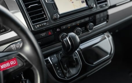 Volkswagen Multivan T6 рестайлинг, 2019 год, 5 000 000 рублей, 13 фотография