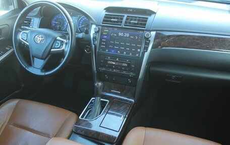 Toyota Camry, 2017 год, 2 369 000 рублей, 10 фотография