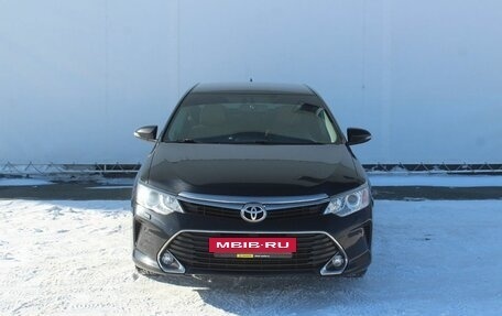 Toyota Camry, 2017 год, 2 369 000 рублей, 2 фотография