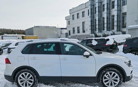 Volkswagen Tiguan II, 2017 год, 1 989 000 рублей, 8 фотография