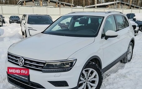 Volkswagen Tiguan II, 2017 год, 1 989 000 рублей, 3 фотография