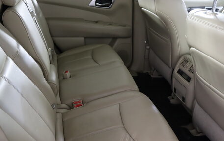 Nissan Pathfinder, 2015 год, 1 999 990 рублей, 27 фотография