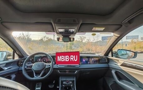 Volkswagen Tiguan, 2025 год, 4 310 000 рублей, 10 фотография