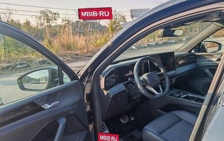 Volkswagen Tiguan, 2025 год, 4 310 000 рублей, 9 фотография