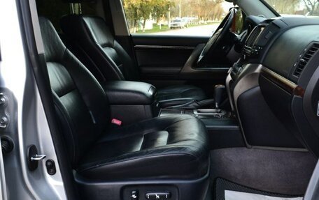 Toyota Land Cruiser 200, 2011 год, 3 100 000 рублей, 6 фотография