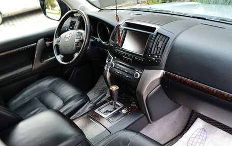 Toyota Land Cruiser 200, 2011 год, 3 100 000 рублей, 5 фотография