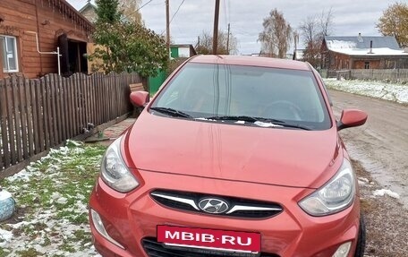 Hyundai Solaris II рестайлинг, 2012 год, 800 000 рублей, 9 фотография