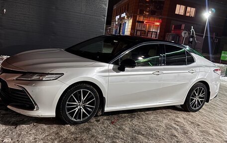 Toyota Camry, 2021 год, 2 900 000 рублей, 1 фотография