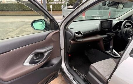 Toyota Yaris Cross, 2022 год, 1 451 000 рублей, 24 фотография